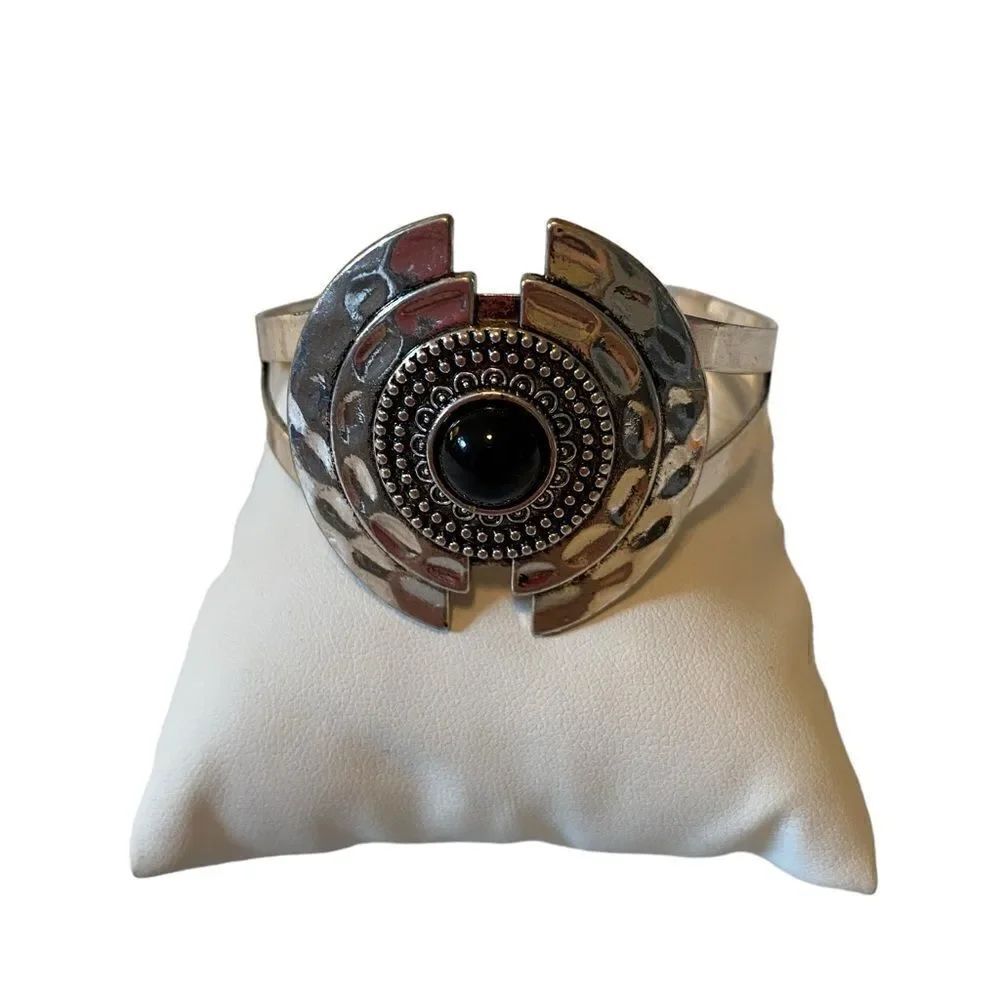 Southwestern Style Stunning Faux Onyx & Hammered Silver Cuff Bracelet.